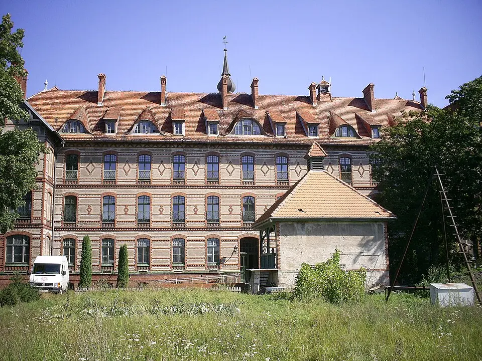 Klasztor z kaplicą, Klasztorna 1 w Małkowicach