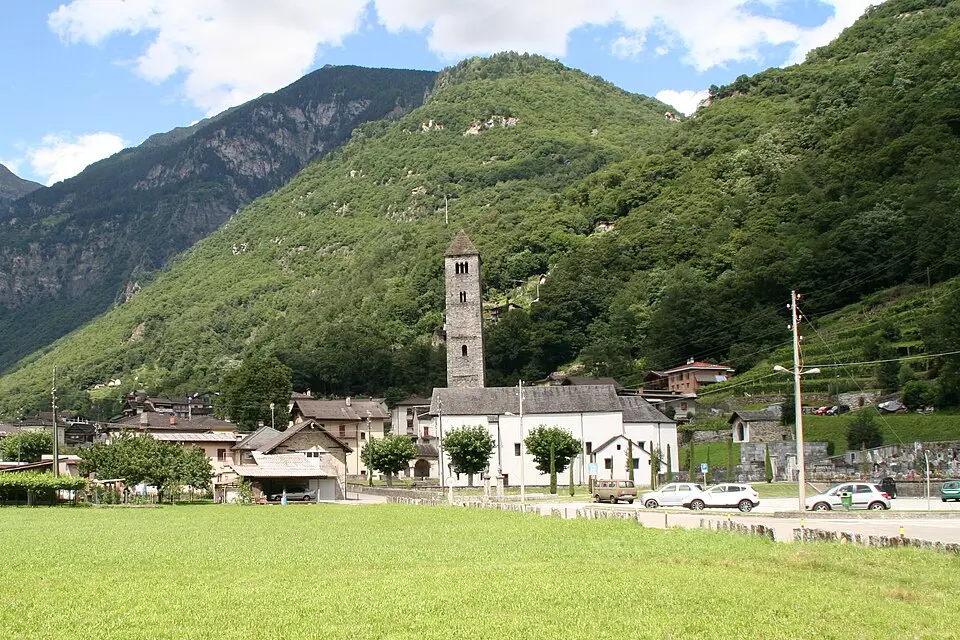 Pfarrkirche San Martino mit Beinhaus und Kirchhof