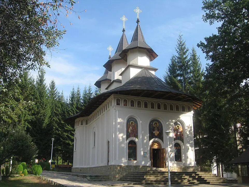 Obrázek: Cezar Suceveanu · CC BY-SA 3.0 Mănăstirea Durău