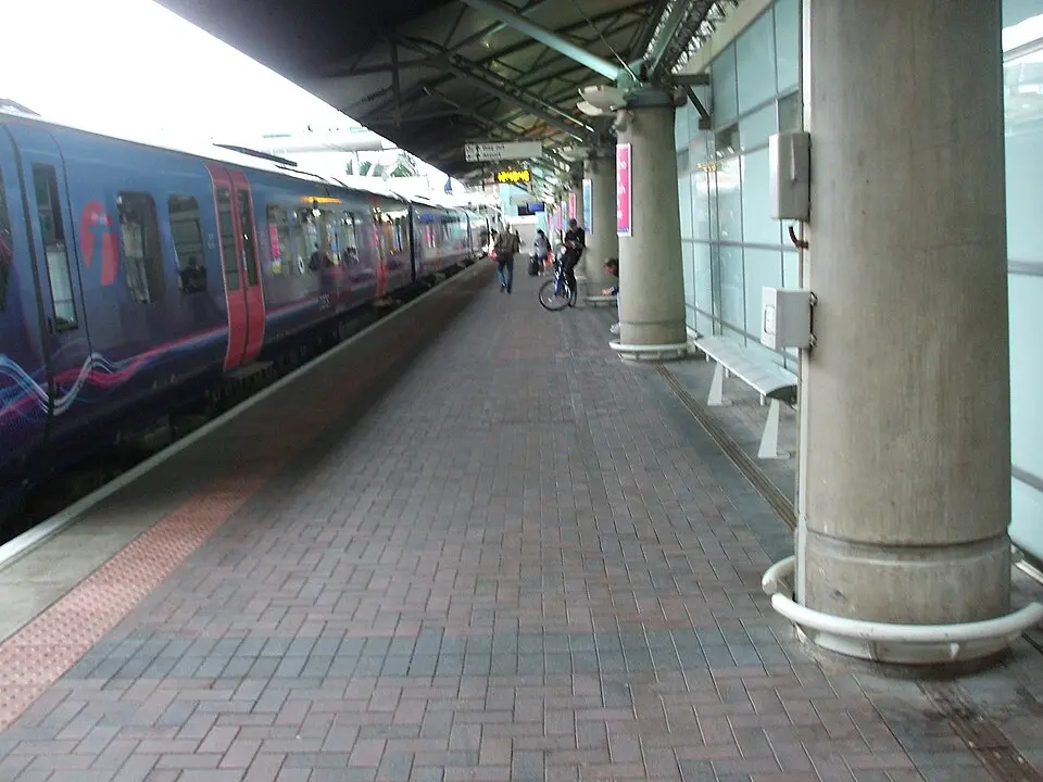 Manchester Airport railway station
