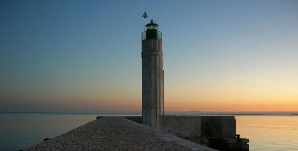 Manfredonia Molo di Levante Lighthouse