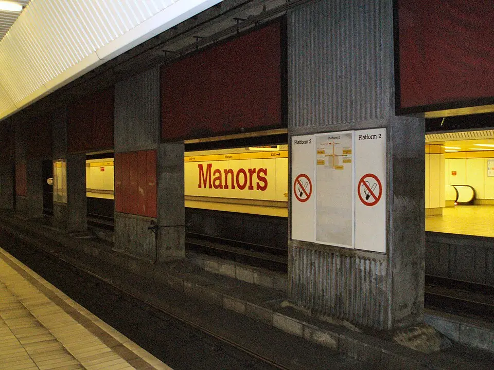 Slika: Mankind 2k · CC BY 3.0 Manors metro station