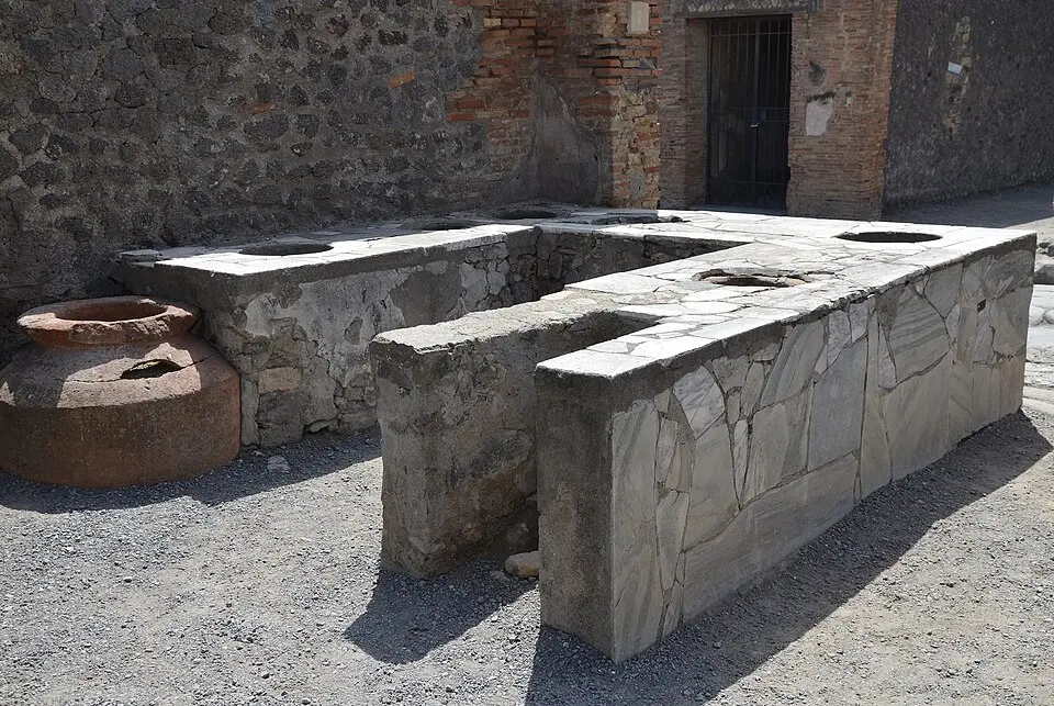 thermopolium (VI.8.8)