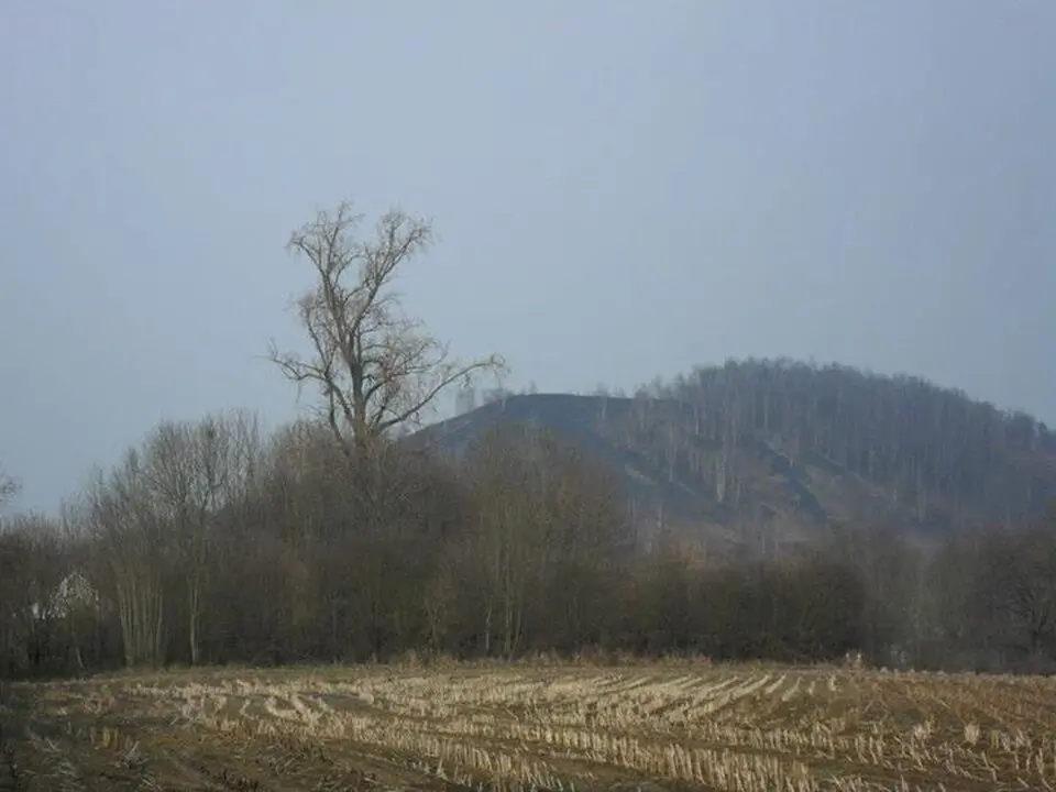 Image: Jmh2o · CC BY-SA 3.0 Tumulus of Marcinelle