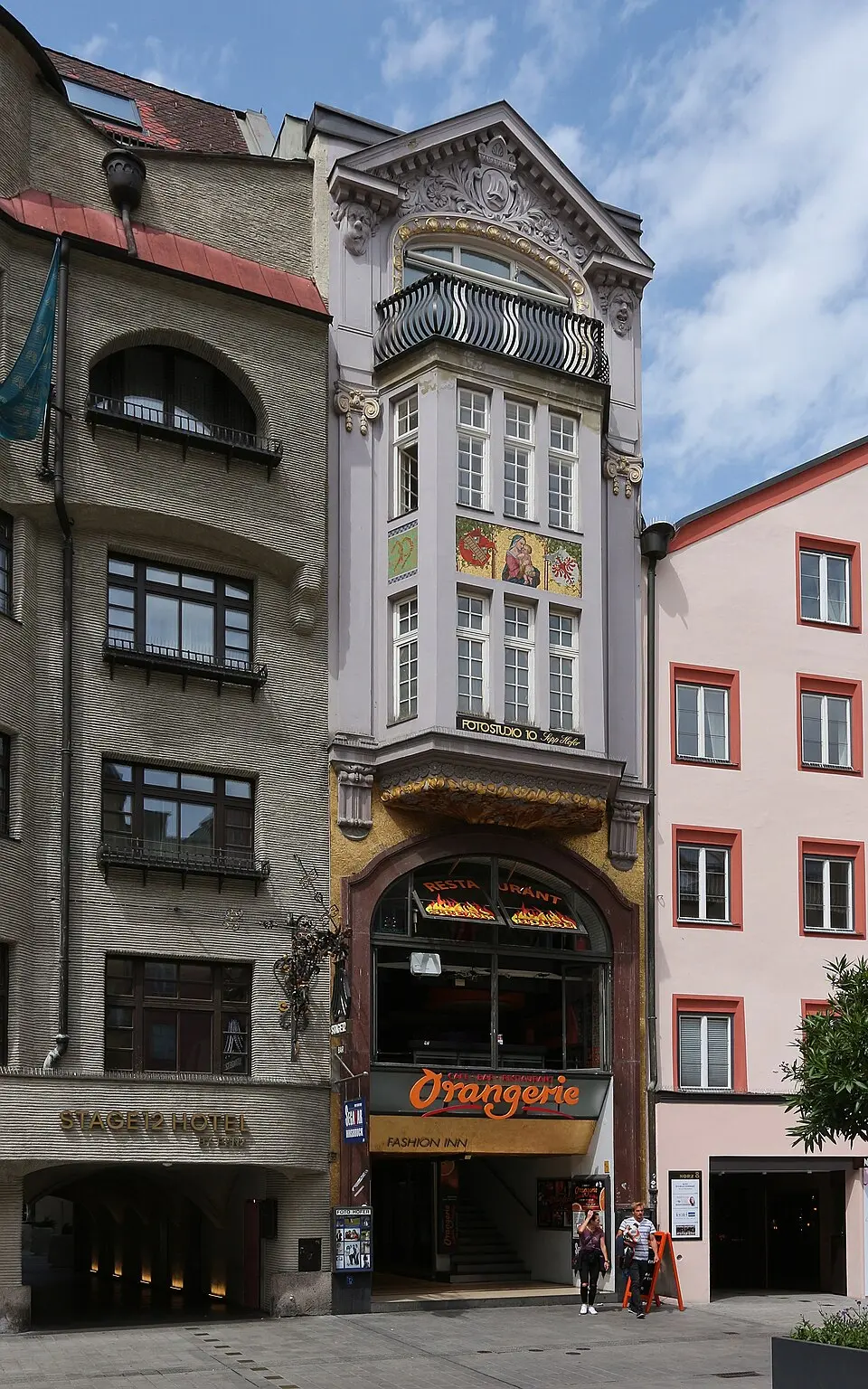 Wohn- und Geschäftshaus