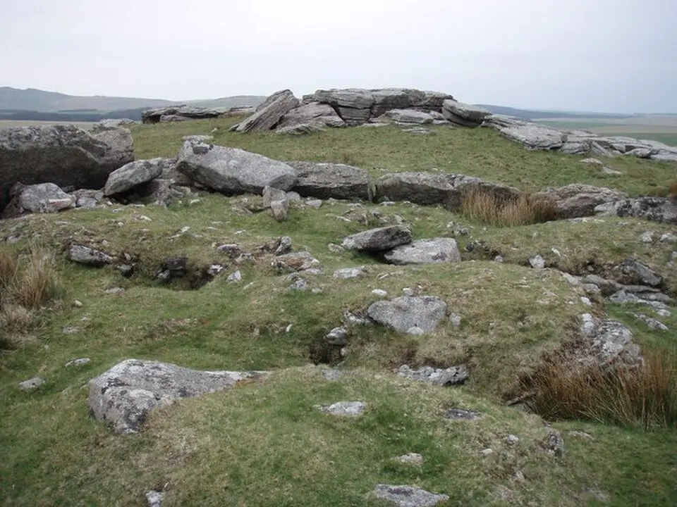 Kerbed cairn on Alex Tor