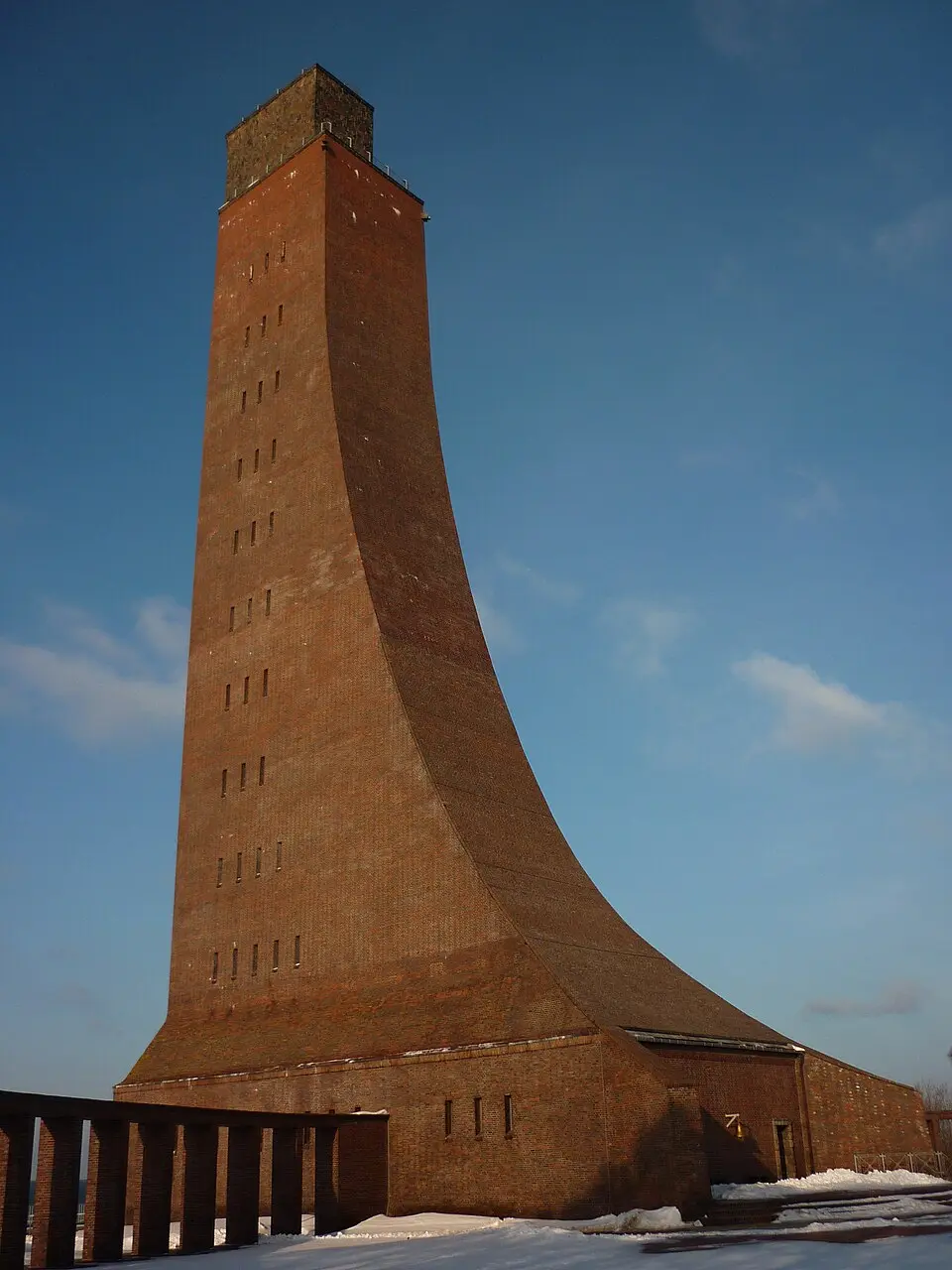 Image: MonaLisa1998 · CC BY-SA 3.0 mémorial naval de Laboe