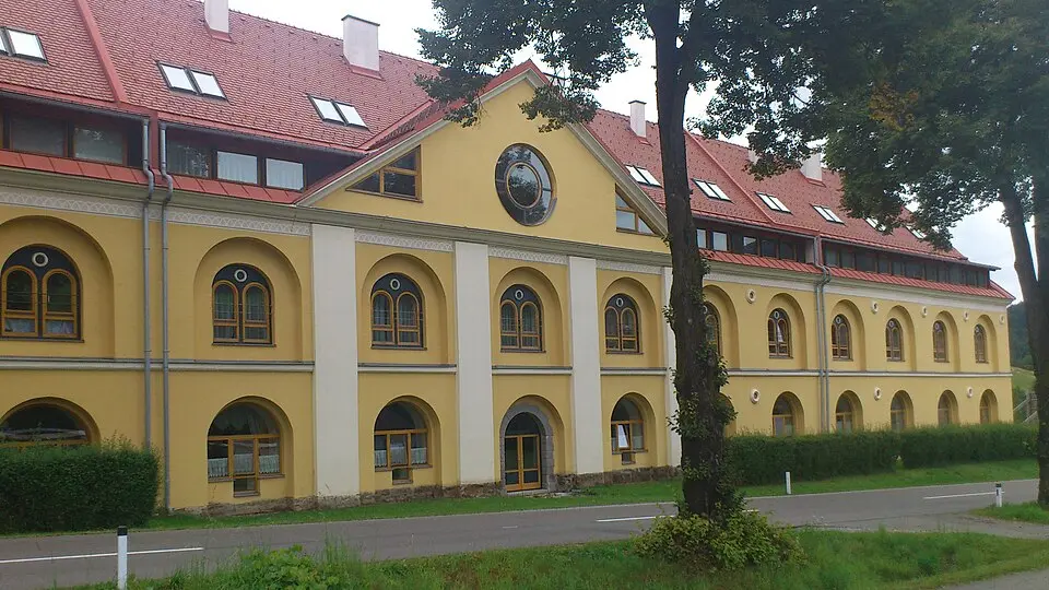 Obrázok: Grebenzenfan · CC BY-SA 3.0 AT Wohnhaus, ehem. Stallgebäude des Alexanderhofes