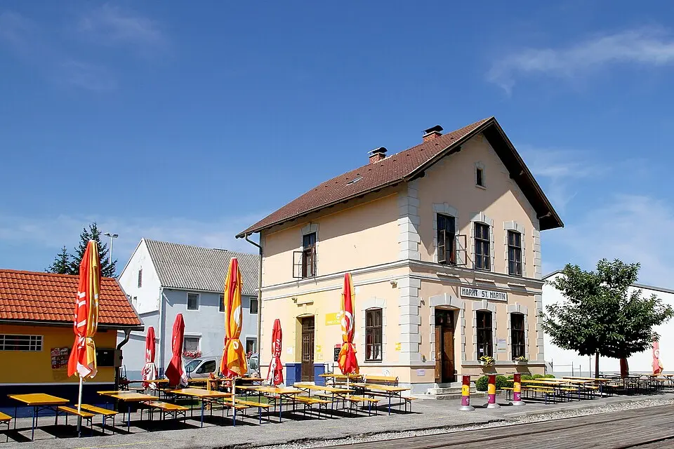 Aufnahmsgebäude Markt Sankt Martin