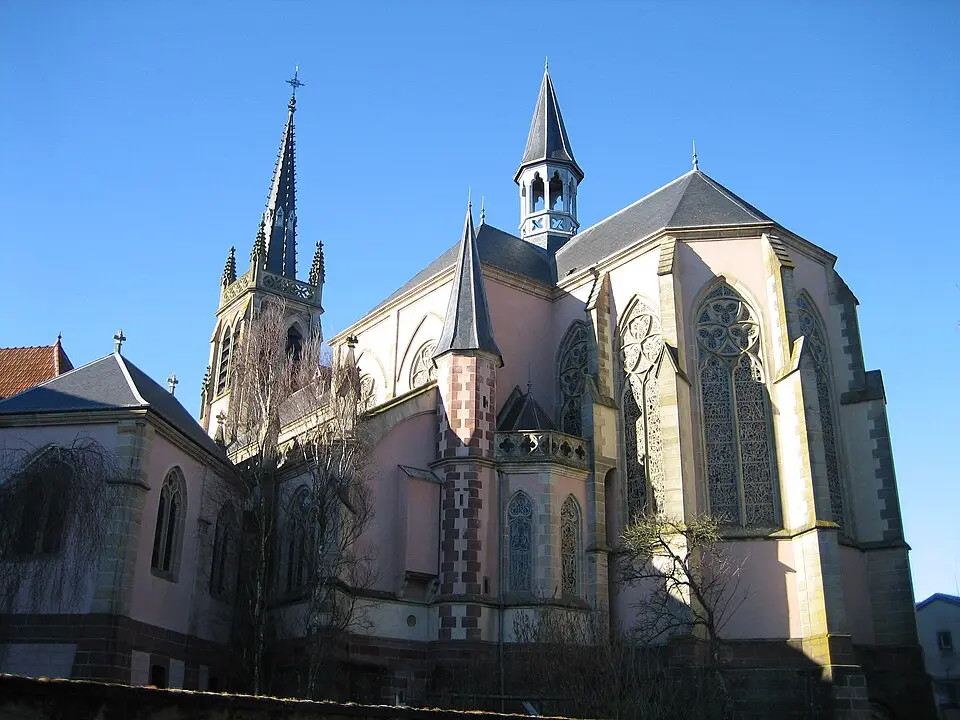 Obrázok: Raphdvoj · CC BY-SA 3.0 basilique Saint-Pierre-Fourier de Mattaincourt