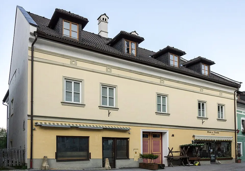 Wohn- und Geschäftshaus, ehem. sog. Mauthaus/Wallnerfranzenhaus/Wettihaus