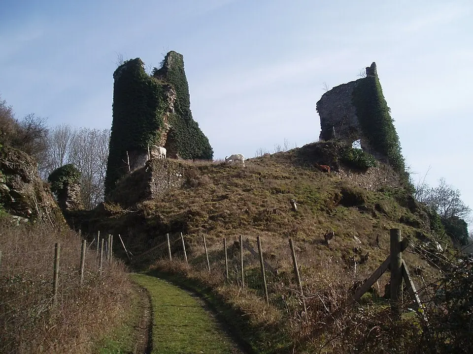 Kép: Aubussonais · CC BY-SA 3.0 château de Malval