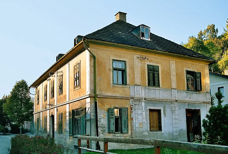 Slika: Bitisajn (talk) · CC BY-SA 3.0 AT Sogen. Mayer-Haus