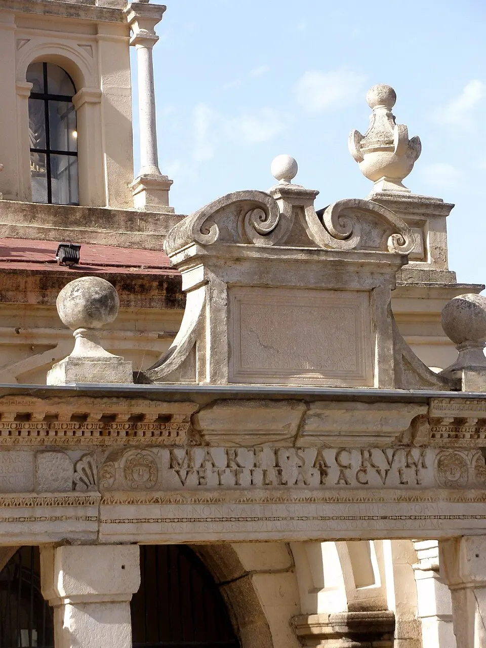 Restos del Templo Romano de Marte