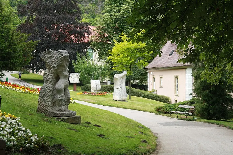 (Gartenbau-)Denkmale sowie Weg- und Treppensystem im Kurpark