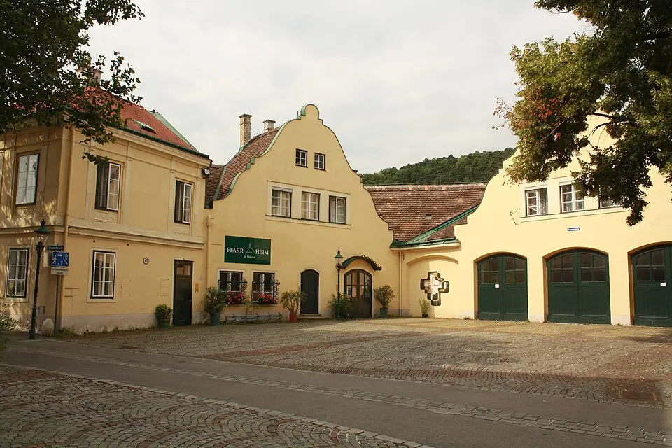 Pilgramhaus mit ehem. Feuerwehrgebäude und Figurenbildstock