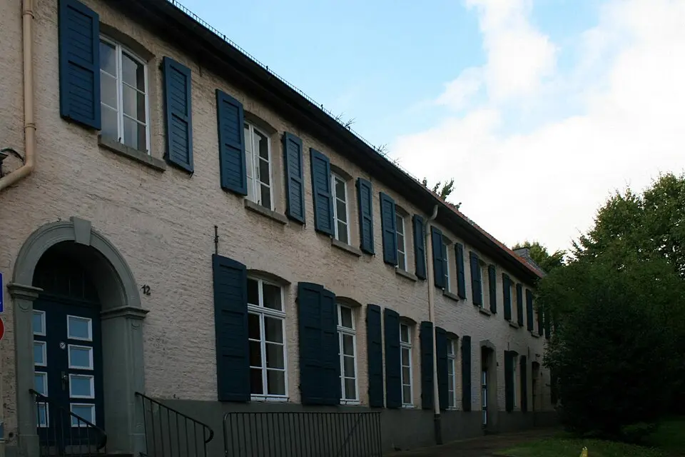 Klosterstraße 12, 12a, 12b