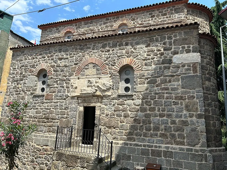 Küçük Ayvasıl Kilisesi
