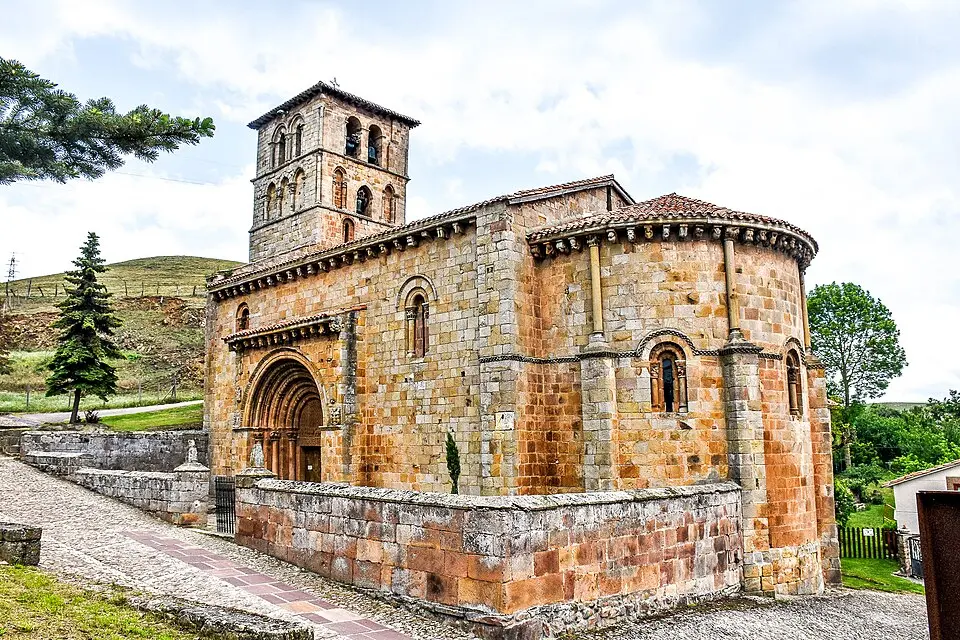 Colegiata de San Pedro de Cervatos
