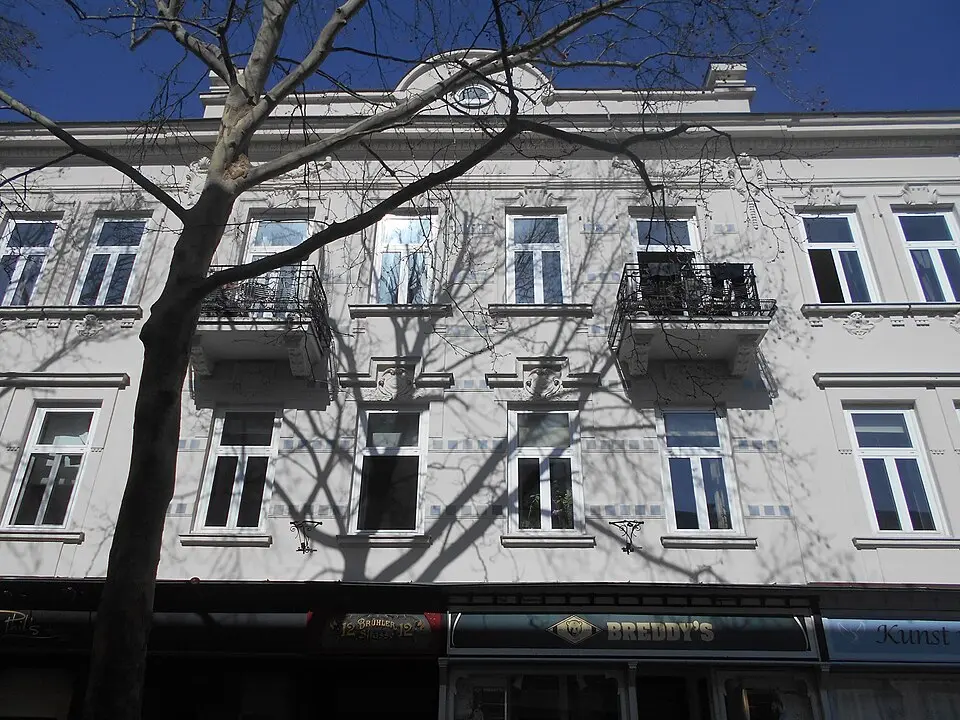 Wohn- und Geschäftshaus