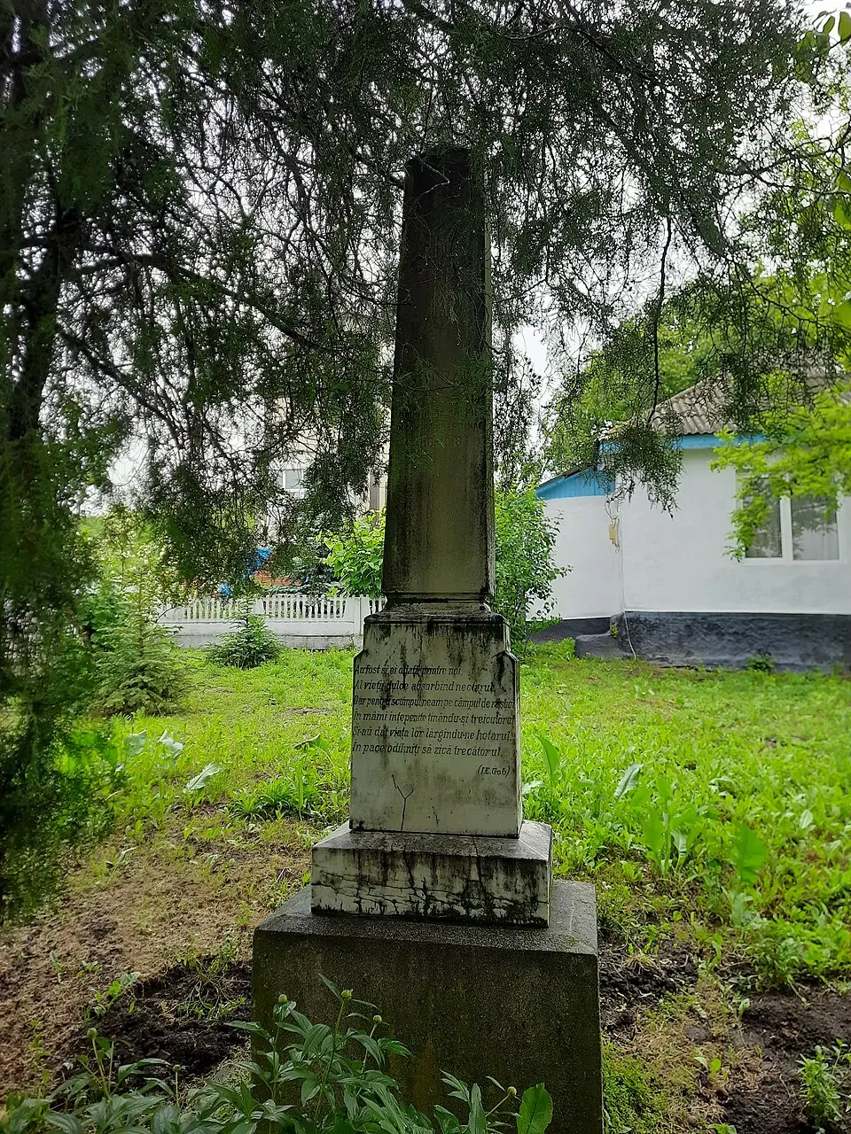 Monument în memoria consătenilor căzuți în războiul din 1914-1918