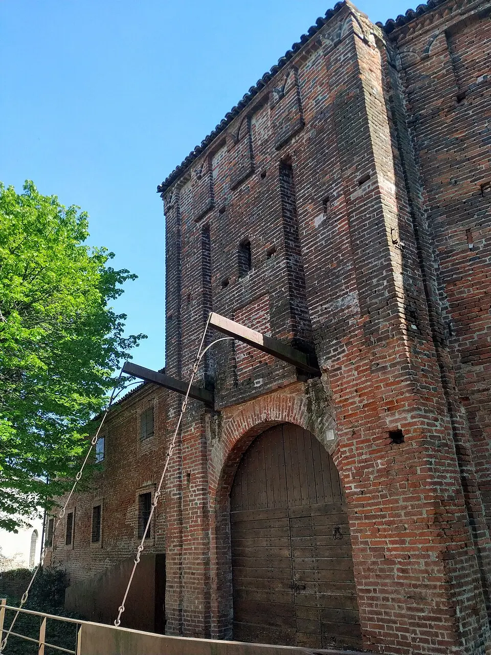 Castello Avogadro