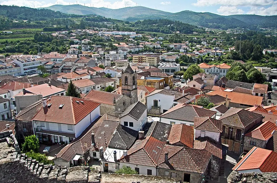 Vila e Roussas