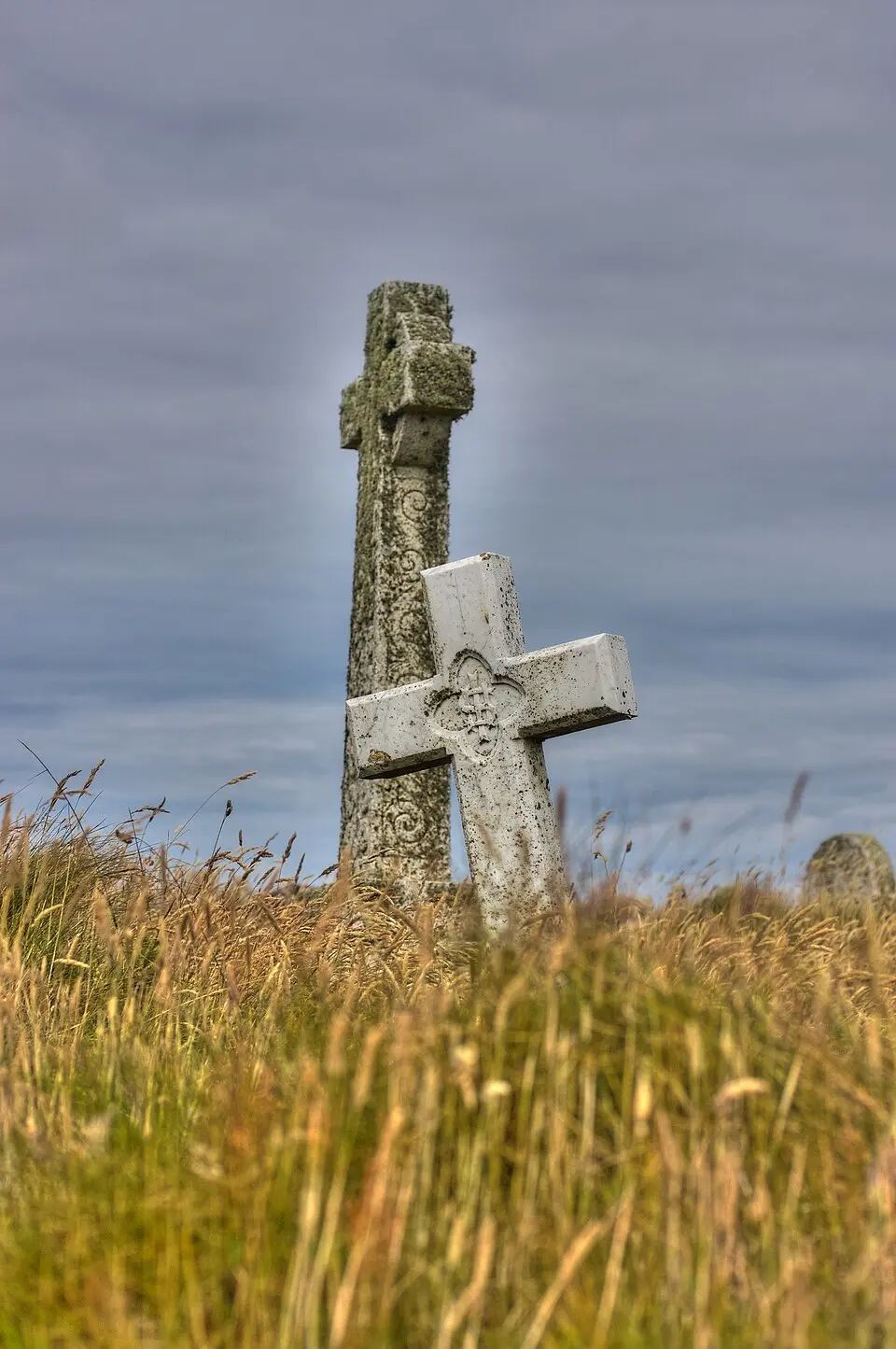 Chapel remains, cemetery and prehistoric settlement on Beacon Hill, Lundy