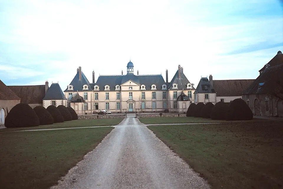 château de Menou