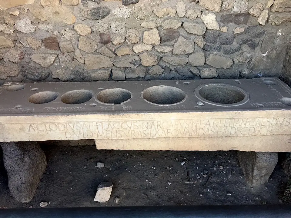 mensa Ponderaria (VII.7.31)