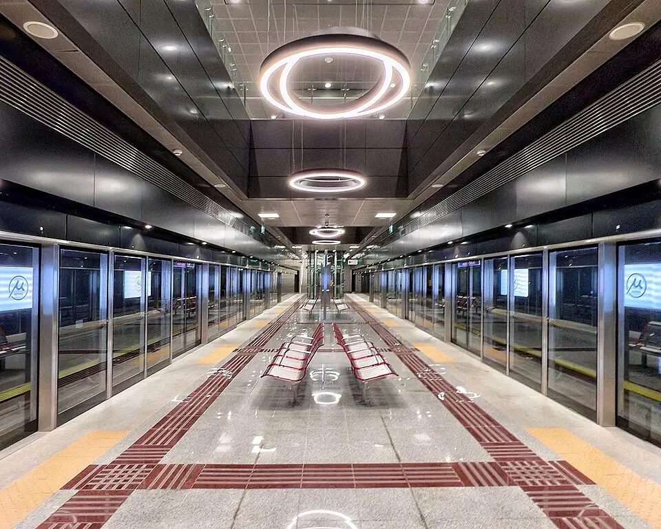 New Railway Station metro station