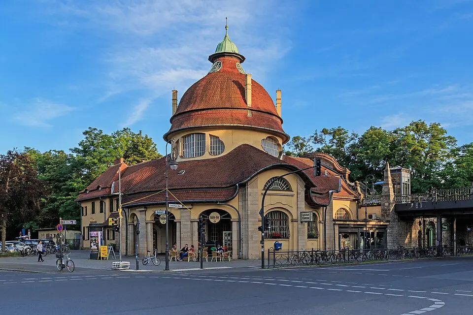 Bahnhof Berlin Mexikoplatz