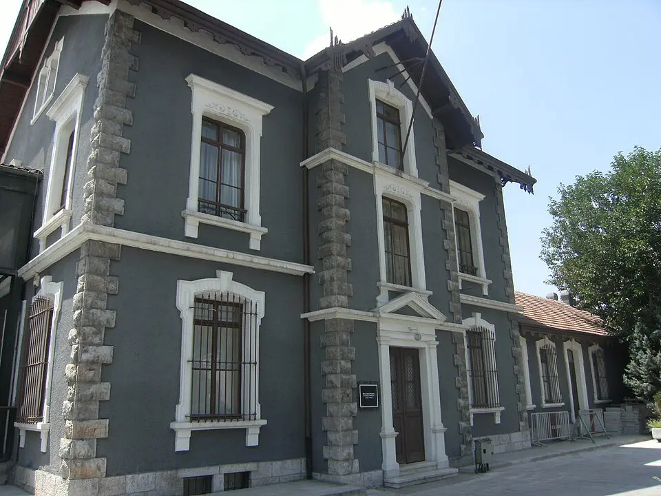 Atatürk Konutu ve Demiryolları Müzesi