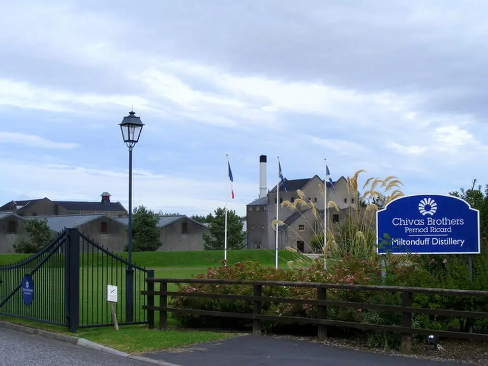 Image: Ann Harrison · CC BY-SA 2.0 Miltonduff distillery