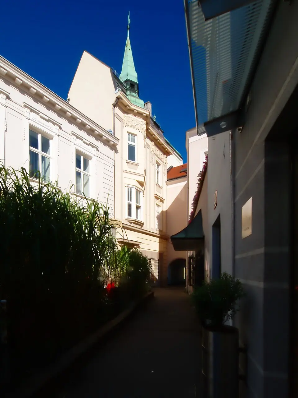 Wohn- und Geschäftshaus
