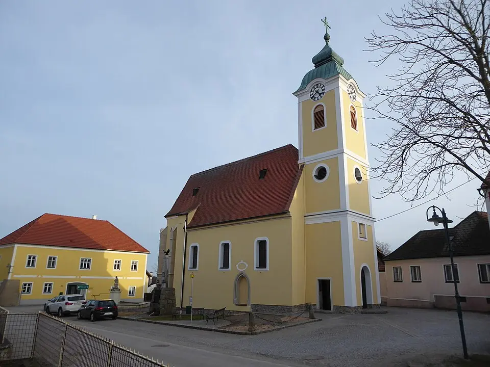 Obrázok: BSonne · CC BY 4.0 Pfarrkirche Mittelberg in Niederösterreich