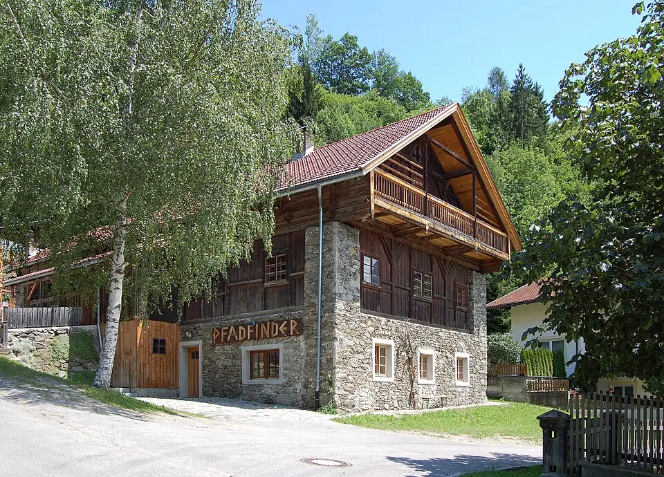 Image: Michael Kranewitter · CC BY-SA 3.0 Wirtschaftsgebäude, Mitterkramerhaus (ehem. Pfarrstadl), Vereinsheim