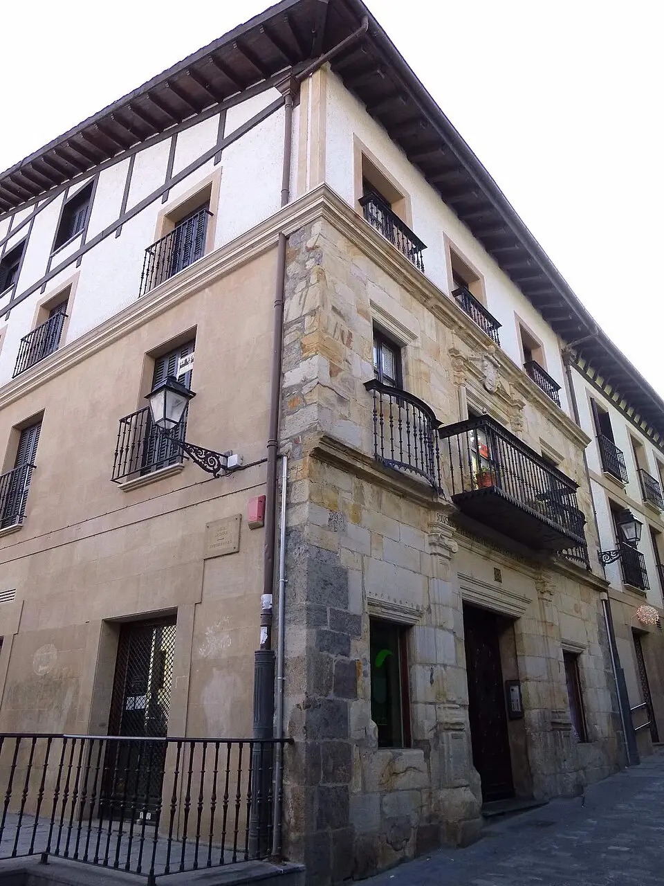 Image: Zarateman · CC0 Bañez Artazubiaga jauregia