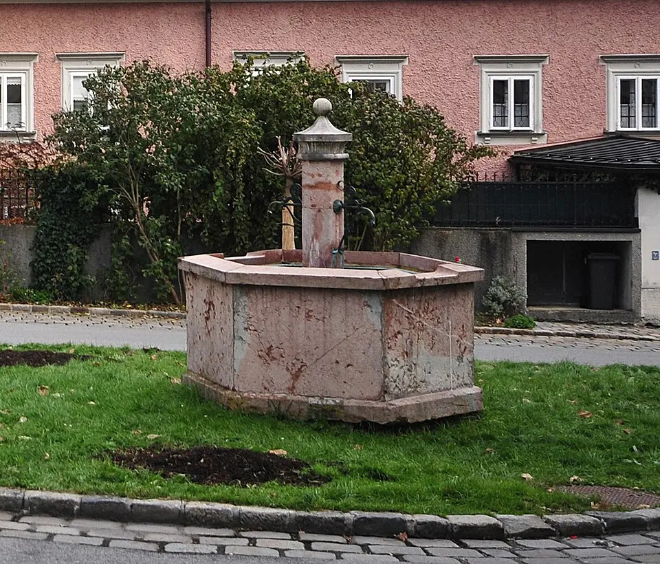 Brunnen am Molnarplatz