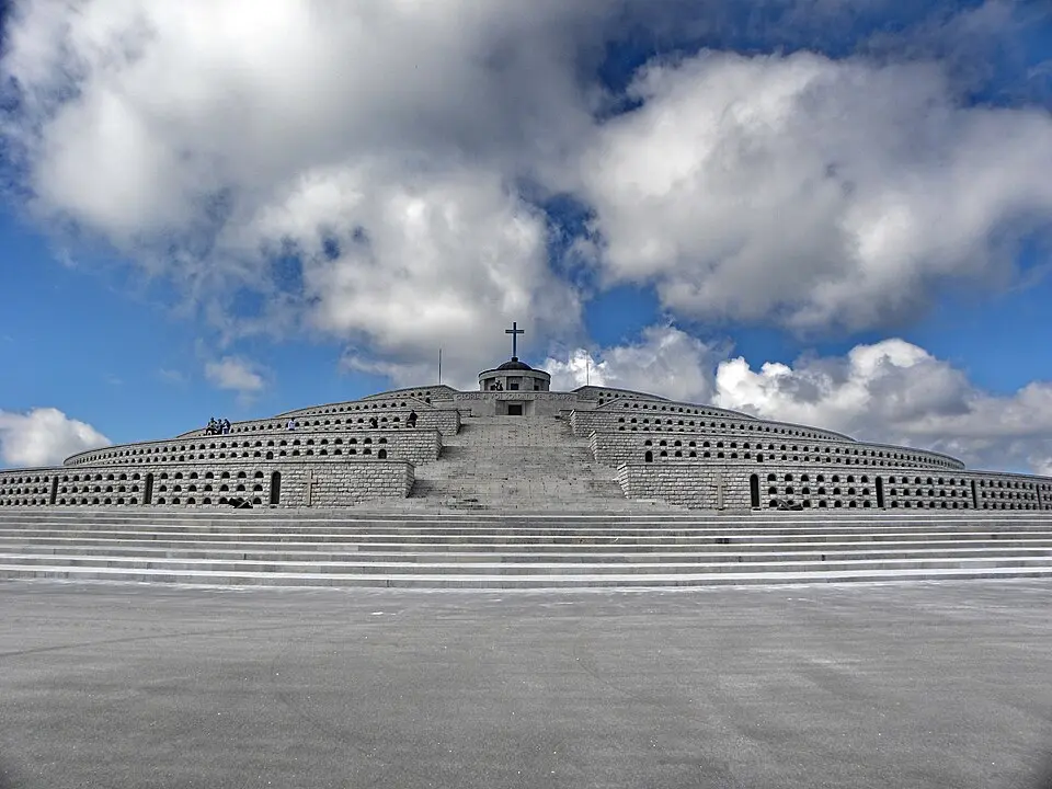 Sacrario militare del Monte Grappa