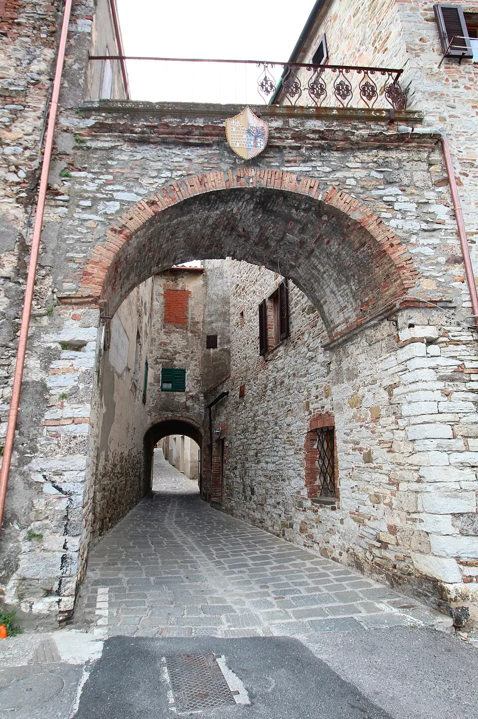 defensive walls of Monterotondo Marittimo