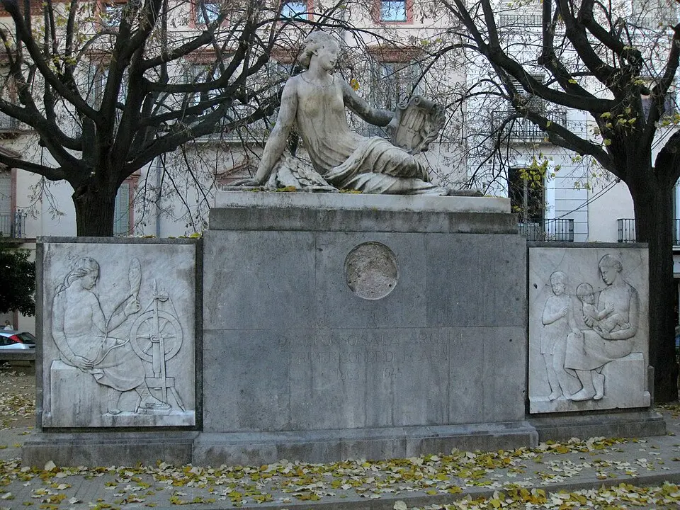 Image: Enfo (talk) · CC BY-SA 3.0 Monument a Alfons Sala