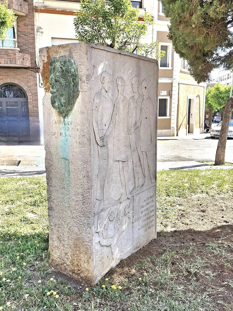 Monument a Anselm Clavé