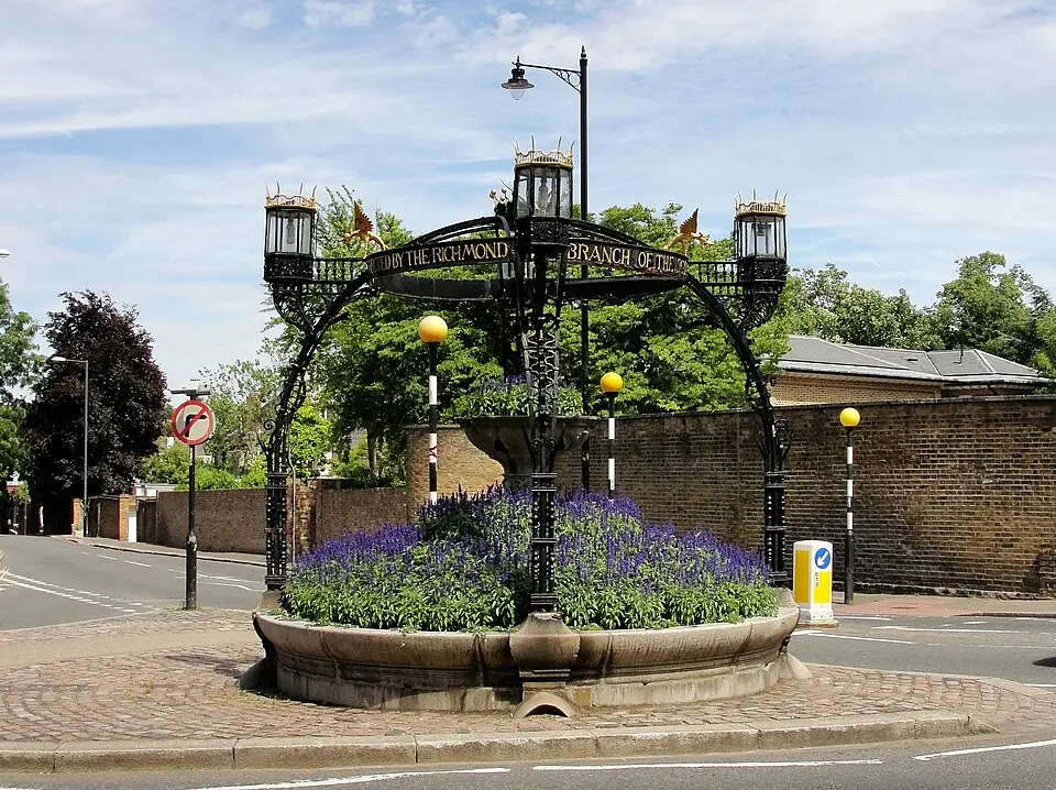 Cattle fountain outside the Star and Garter Home