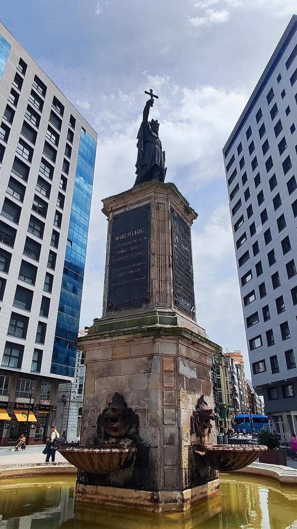 Monumento a Pelayo
