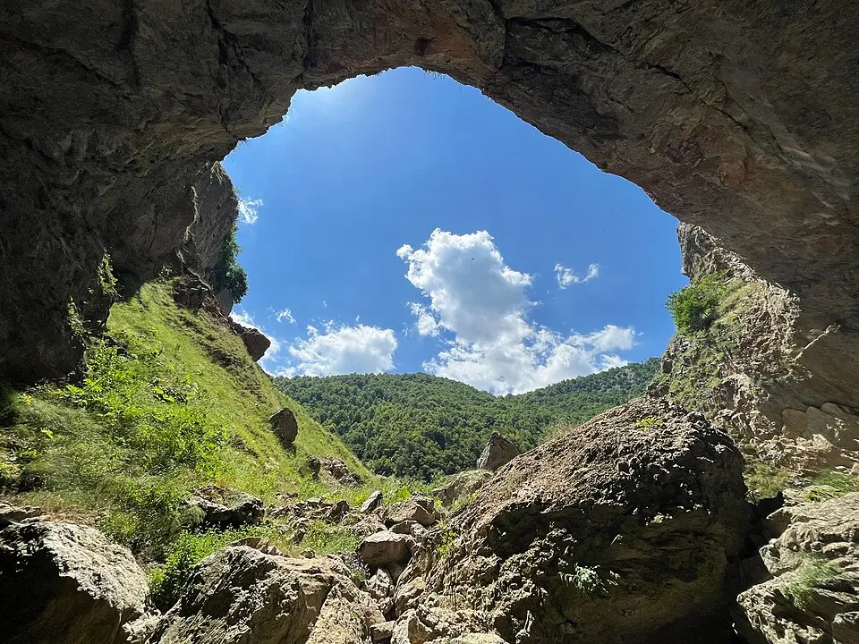 Monumenti i Natyrës "Shpella e Valit"