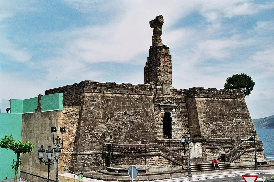 Monumento Funerario A Elcano