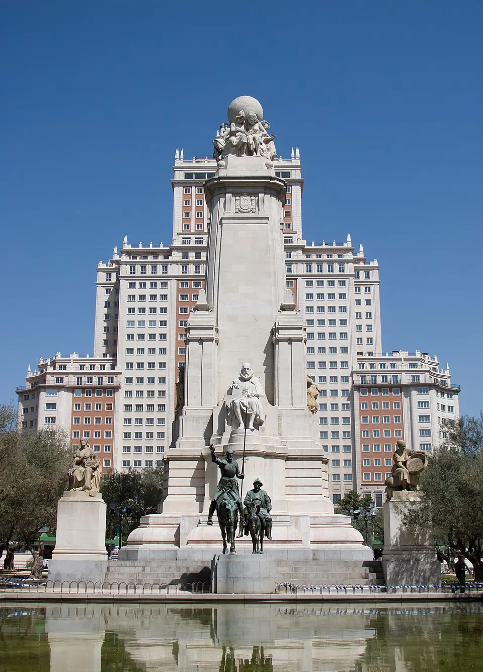 monumento a Miguel de Cervantes