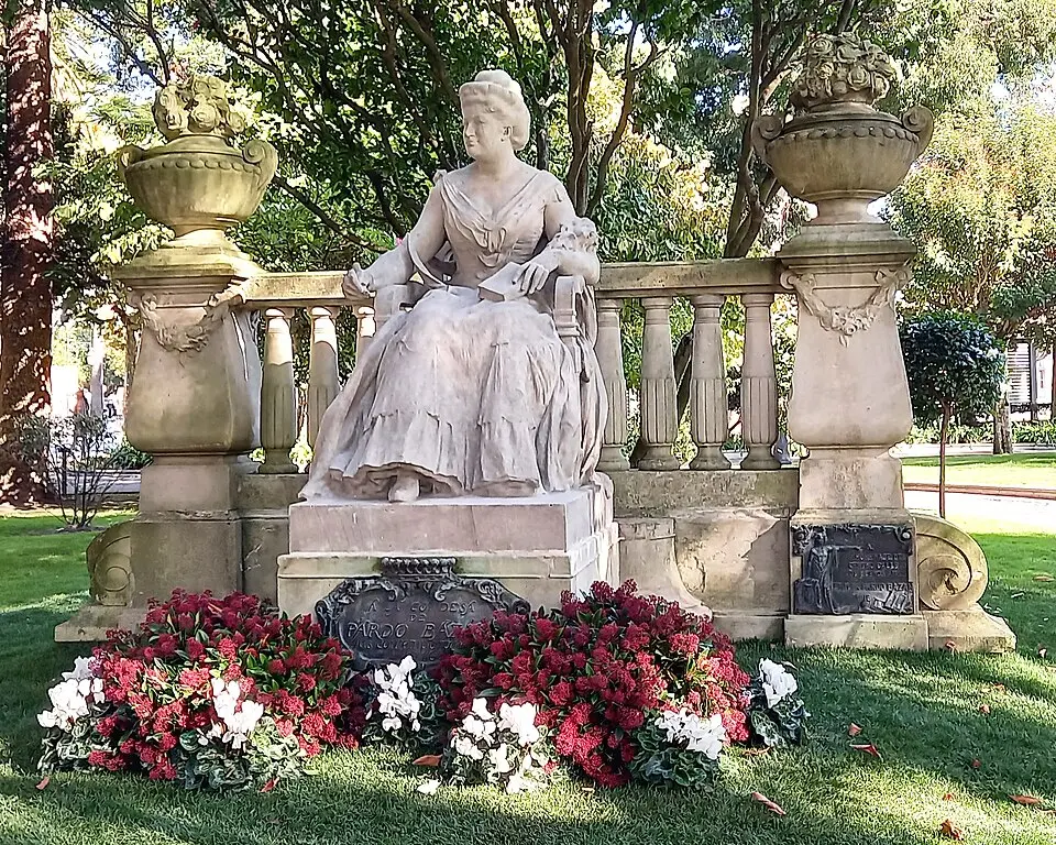 Monumento a Emilia Pardo Bazán