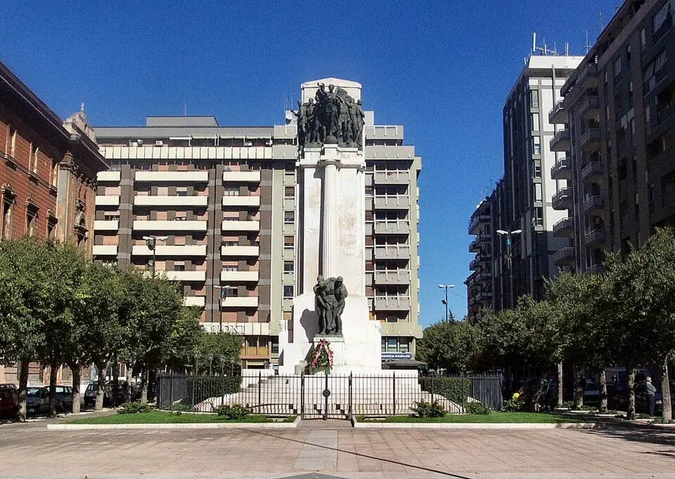 monument to the fallen of Taranto